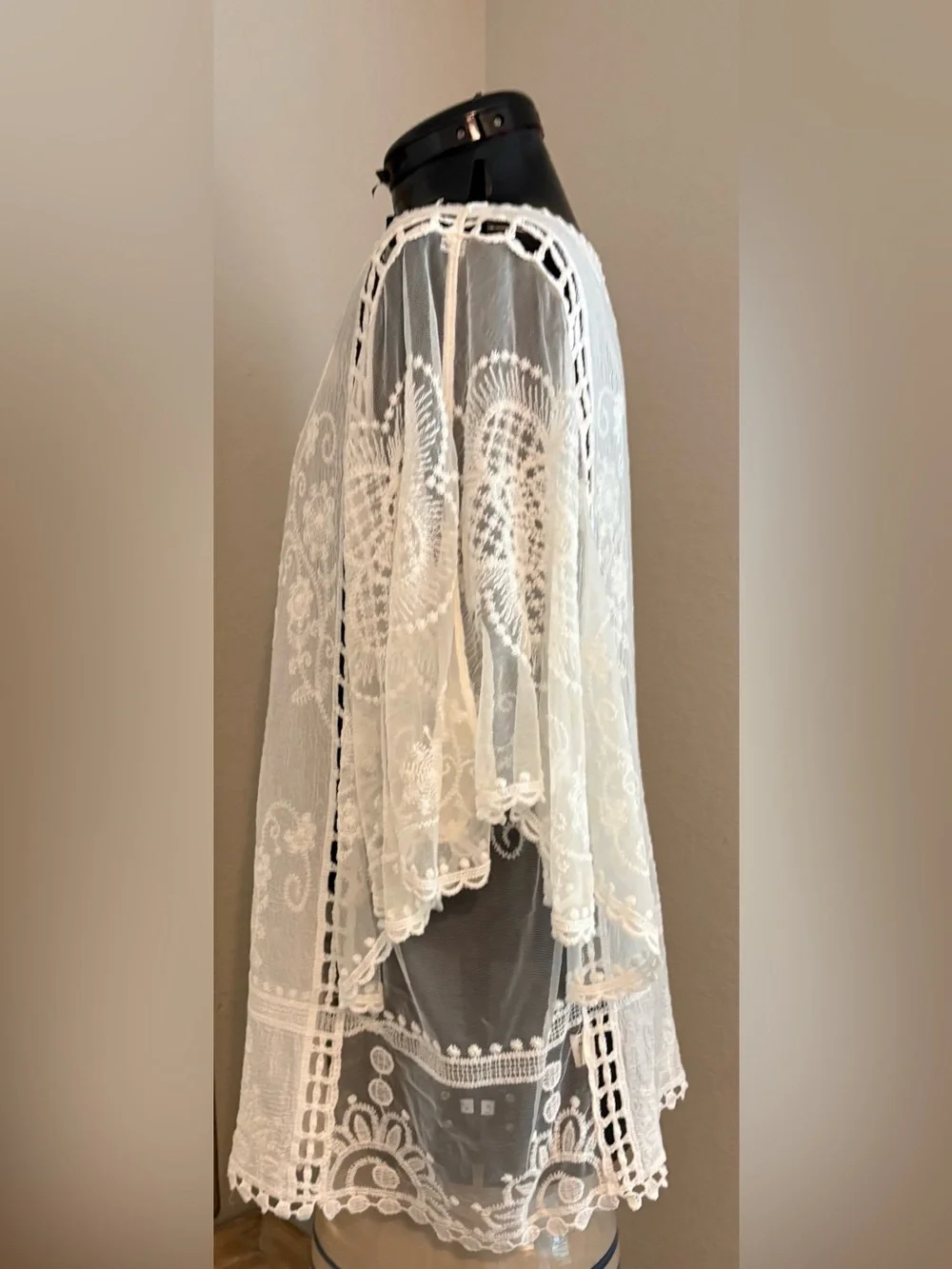 Anne liege Women’s White Embroidered Sheer Boho Tunic Cover Up Top Size L. - Picture 6 of 8